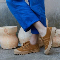 Produits populaires -Pataugas authentique low suede ocre